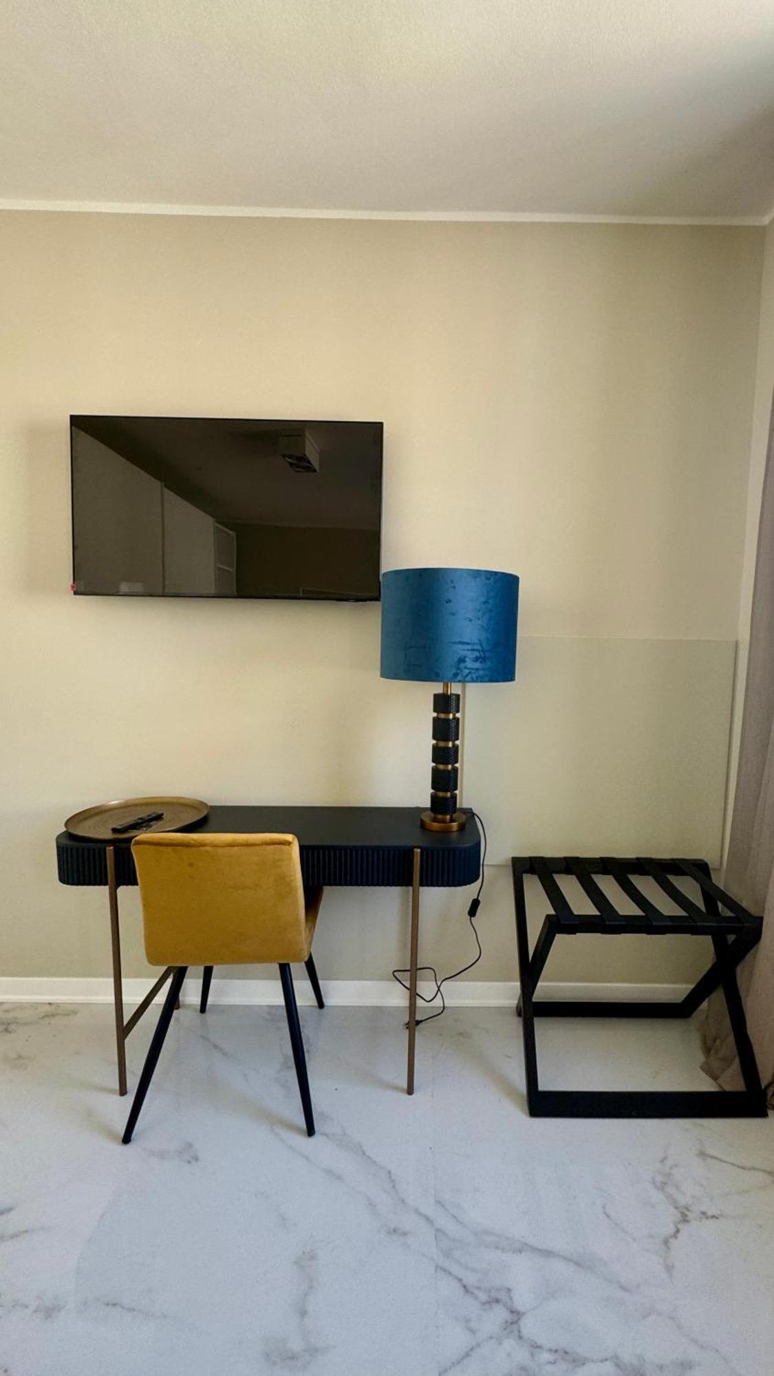 La Chartreuse Luxury Suites Parma Esterno foto